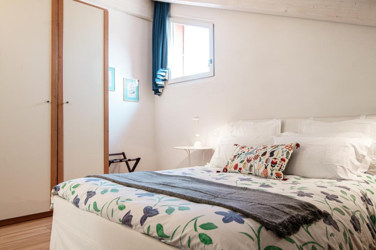منديريسو Castello Di Brusata Apartment By Quokka 360 - Romantic Flat With Pool المظهر الخارجي الصورة